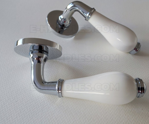 Klamka Hydrargyrum chrom/biały, zestaw z rozetą WC Klamka Hydrargyrum chrom/biały, zestaw z rozetą WC