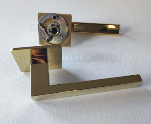 Klamka KVADRAT 1760 Rozeta ultra slim 3 mm PVD GOLD - złoty polerowany PVD Klamka KVADRAT 1760 Rozeta ultra slim 3 mm PVD GOLD - złoty polerowany PVD