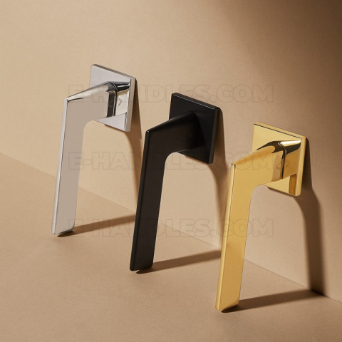Klamka Icon Fit rozeta kwadratowa R67F złoty PVD Klamka Icon Fit rozeta kwadratowa R67F złoty PVD