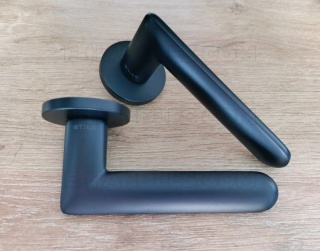 Klamka AVA Rozeta R slim 7 mm BLACK - czarny matowy