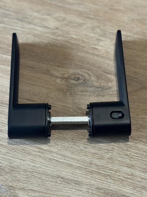 Klamka z zamknięciem w prawej rękojeści SORELLA Rozeta RTH Lock BK RIGHT - czarny matowy